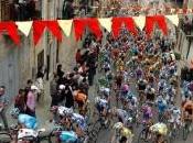 Giro d’Italia 2012, Assisi divide: “Costa troppo”; “Rende più”