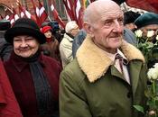 LETTONIA: “Waffen manifestano Riga